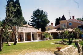 pogled proti bazenu