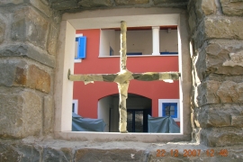 pogled skozi kamnito okno