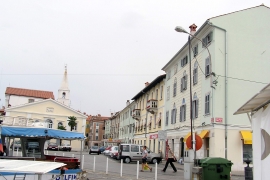 prenovljene fasade celotnega mandrača