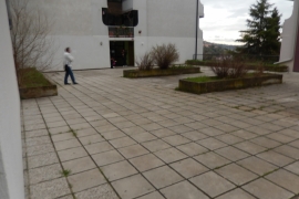 Ploščad nad gražami v Luciji