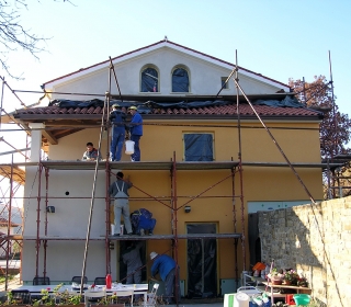 izvajanje zaključnega sloja na fasadi izvajanje zaključnega sloja na fasadi
