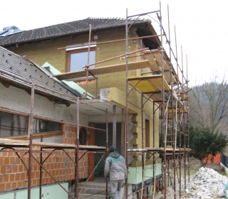 oblačenje fasade s kameno volno
